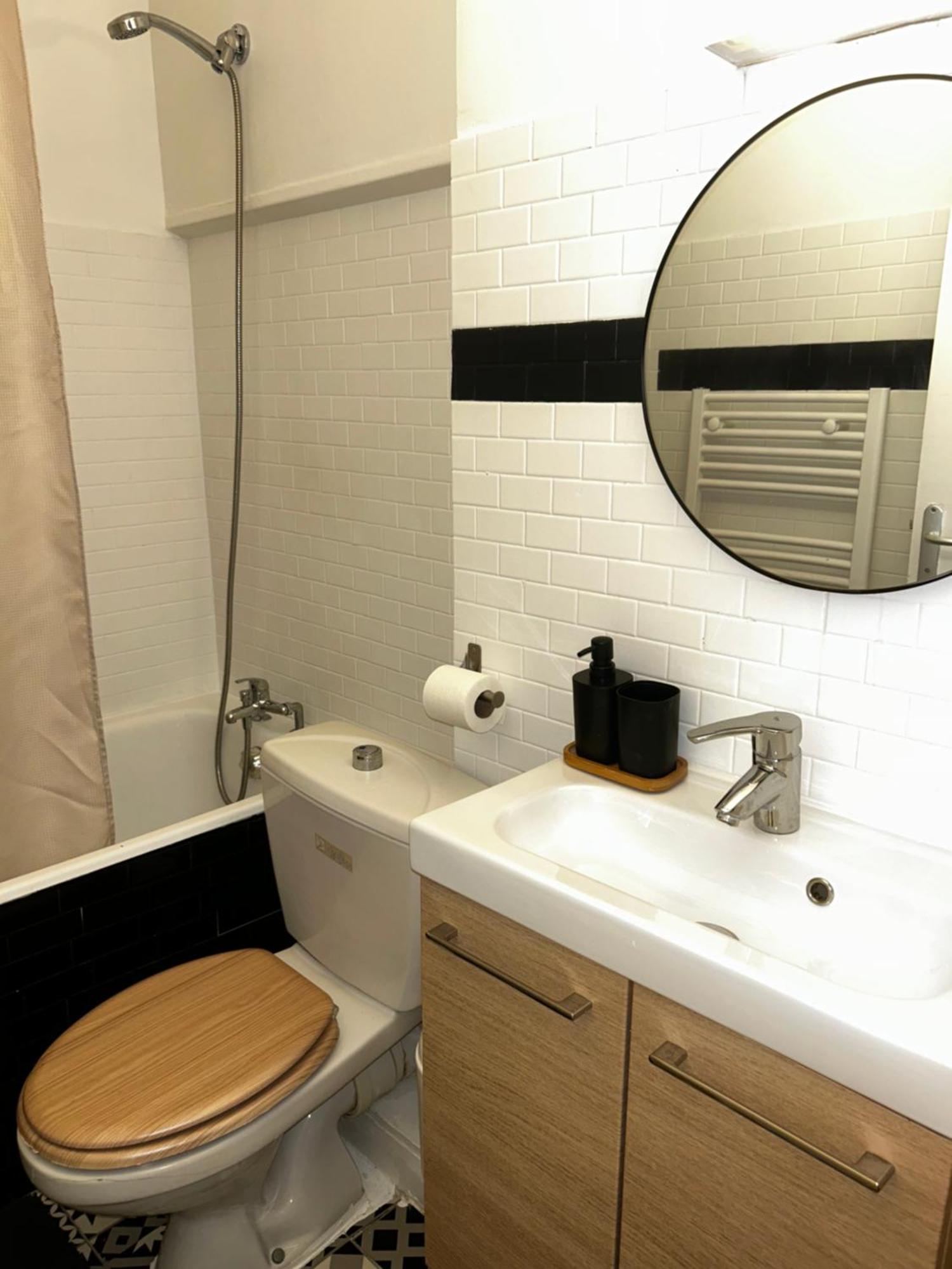 Au Porte De Paris Apartment *